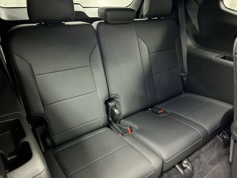 Certified 2025 Buick Enclave Preferred image 26