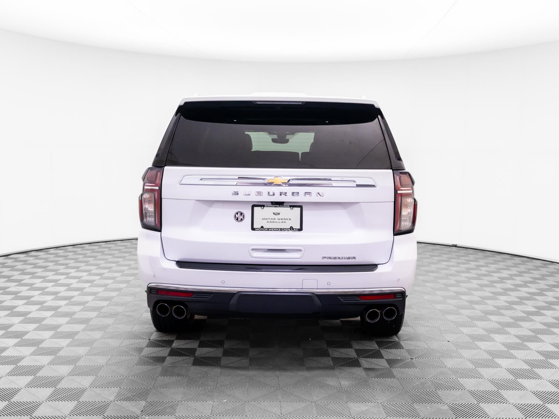 Used 2021 Chevrolet Suburban Premier w/ Premium Package AWD/4WD image 4