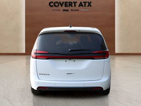 New 2026 Chrysler Pacifica Select FWD image 6