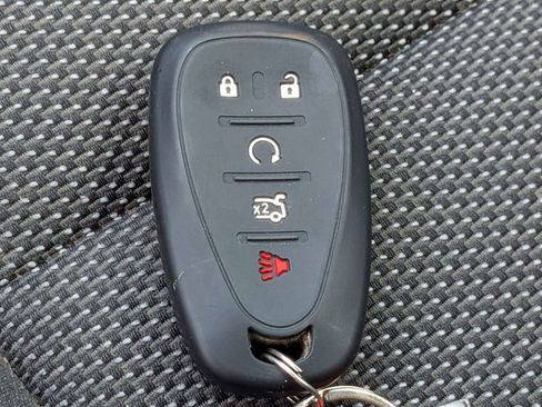 Used 2022 Chevrolet Traverse LT image 30