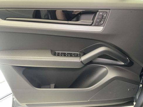 New 2026 Porsche Cayenne Coupe AWD/4WD image 35