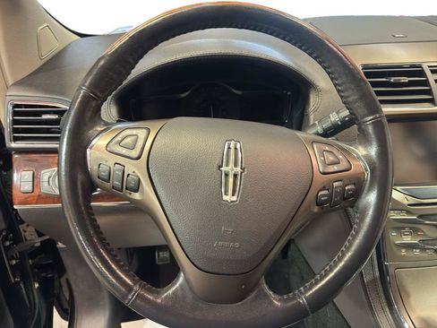 Used 2013 Lincoln MKX AWD image 17