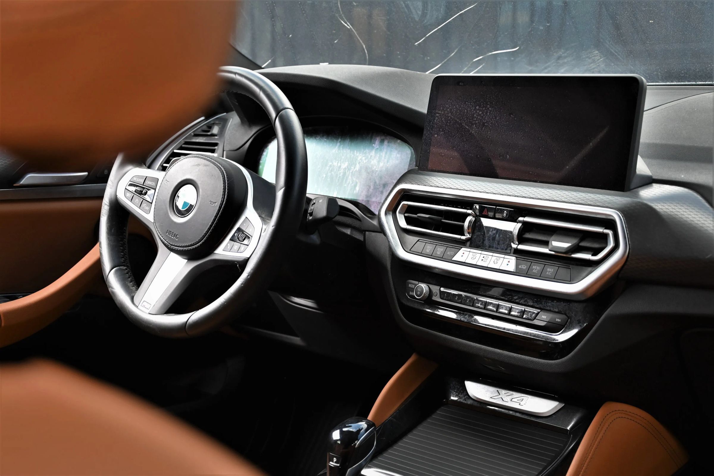 Used 2024 BMW X4 xDrive30i w/ M Sport Package AWD/4WD image 9