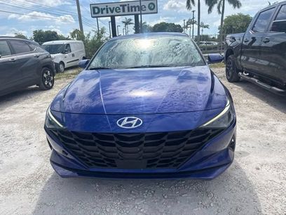 Used 2023 Hyundai Elantra SEL w/ Convenience Package