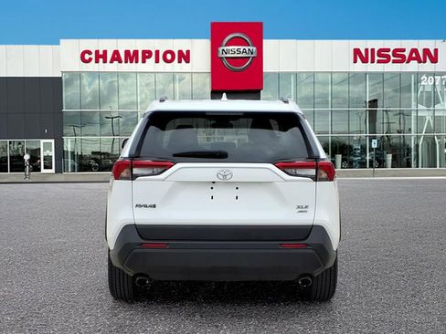 Used 2020 Toyota RAV4 XLE image 6