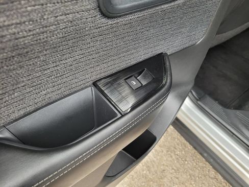 Used 2023 Nissan Rogue SV FWD image 18