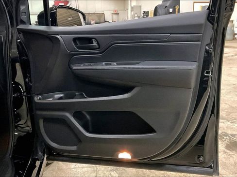 Used 2025 Honda Odyssey Sport-L image 23