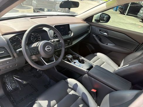 Used 2023 Nissan Rogue SV w/ SV Premium B Package FWD image 14