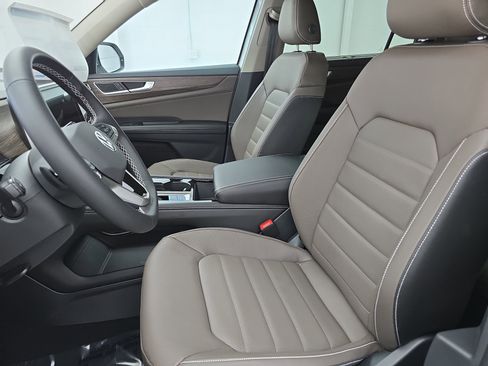 New 2026 Volkswagen Atlas SEL image 16