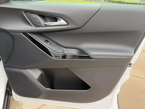 New 2026 Chevrolet Equinox LT w/ LPO, Floor Liner Package FWD image 27