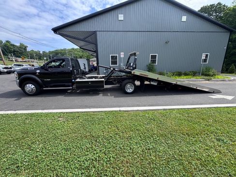 Used 2022 RAM 5500 SLT w/ Quick Order Package 2YG SLT AWD/4WD image 13