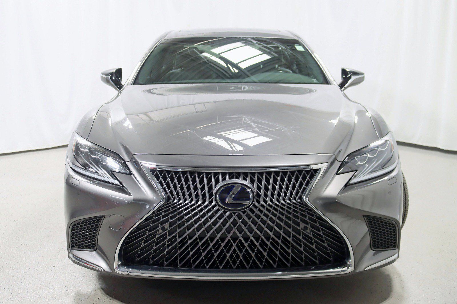 Used 2018 Lexus LS 500h AWD w/ Accessory Package (Z2) image 8