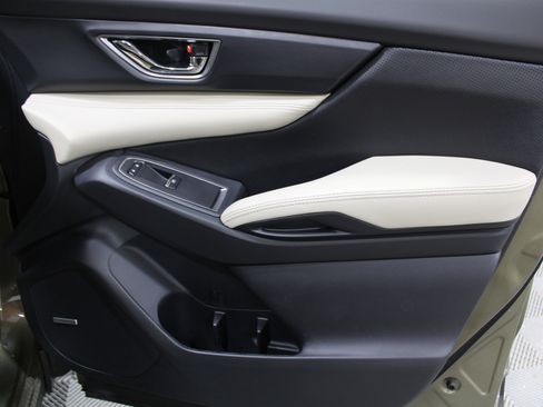 New 2026 Subaru Ascent Limited AWD/4WD image 27