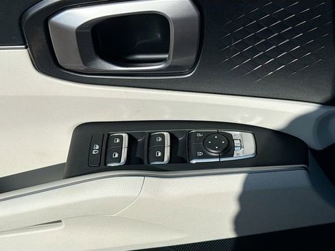 Used 2025 Kia Sorento S w/ Panoramic Sunroof Package FWD image 18