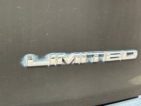 Used 2017 Jeep Cherokee Limited AWD/4WD image 25