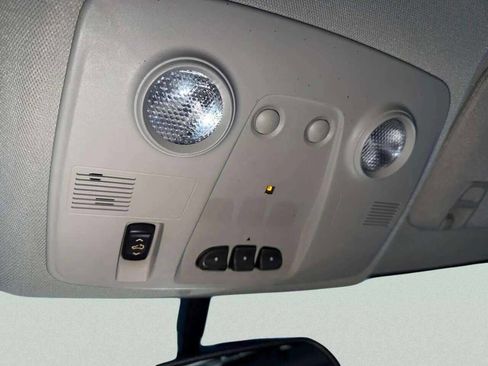 Used 2017 Chevrolet Traverse Premier image 24