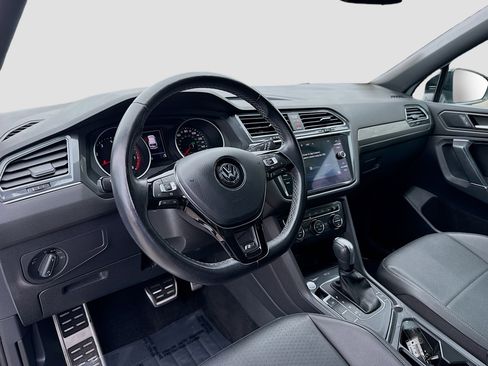 Certified 2020 Volkswagen Tiguan SE R-Line image 9