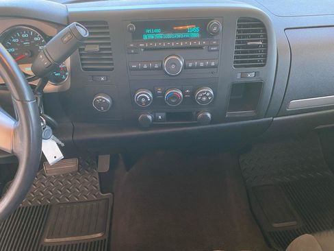 Used 2009 Chevrolet Silverado 2500 LT AWD/4WD image 14