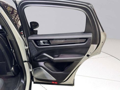 Used 2022 Porsche Cayenne Turbo GT image 75