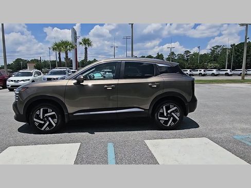 Used 2025 Nissan Kicks SV w/ SV Premium Package FWD image 27
