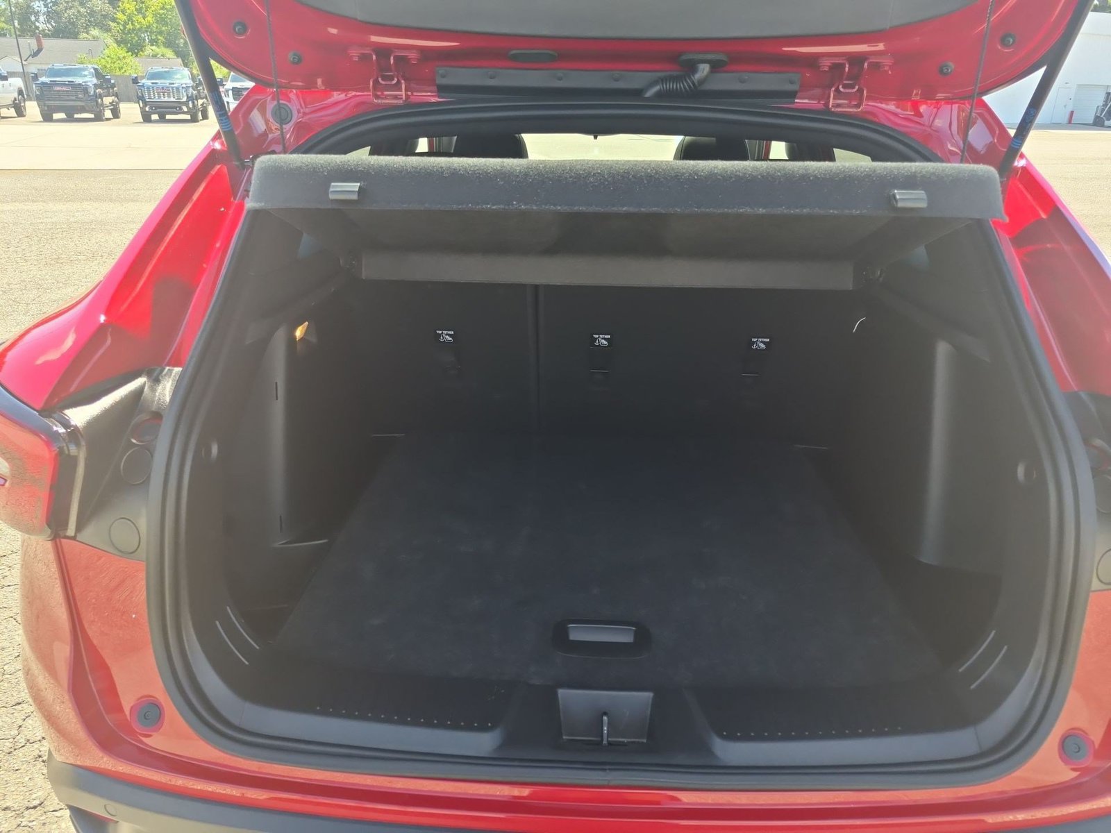 Used 2026 Chevrolet Trax RS w/ Sunroof Package FWD image 25