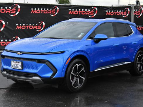 Used 2025 Chevrolet Equinox EV LT w/ Convenience Package image 3