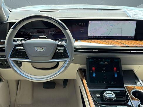 Certified 2026 Cadillac Escalade Platinum Sport w/ LPO, Floor Liner Package AWD/4WD image 29