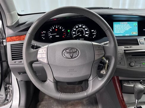 Used 2005 Toyota Avalon XLS image 13
