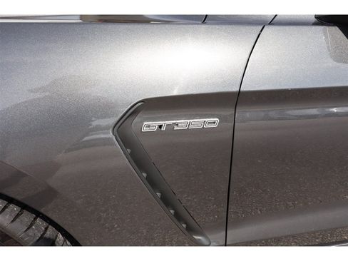Used 2017 Ford Mustang Shelby GT350 RWD image 48