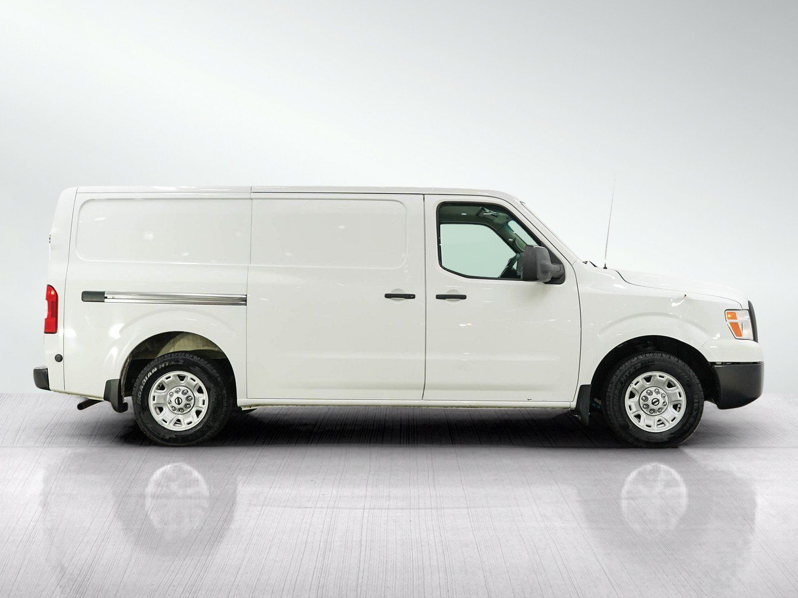 Used 2018 Nissan NV 2500 SV w/ Navigation Package RWD image 6