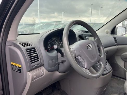 Used 2012 Kia Sedona LX image 9