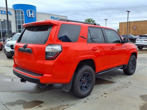 Used 2024 Toyota 4Runner TRD Off-Road Premium w/ Off Road Premium Plus Package AWD/4WD image 2
