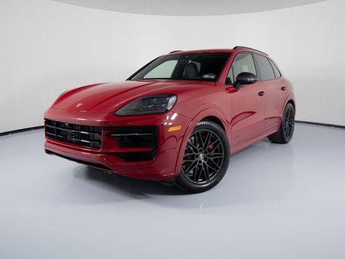 New 2026 Porsche Cayenne GTS image 1