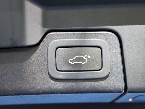 Used 2017 Land Rover Range Rover Evoque SE image 15