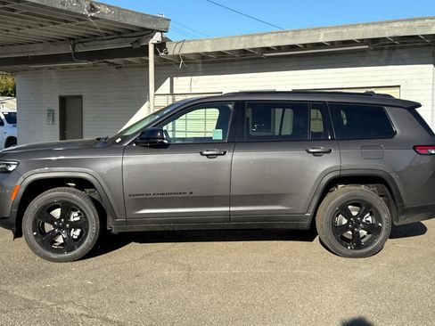 New 2025 Jeep Grand Cherokee L Altitude image 6