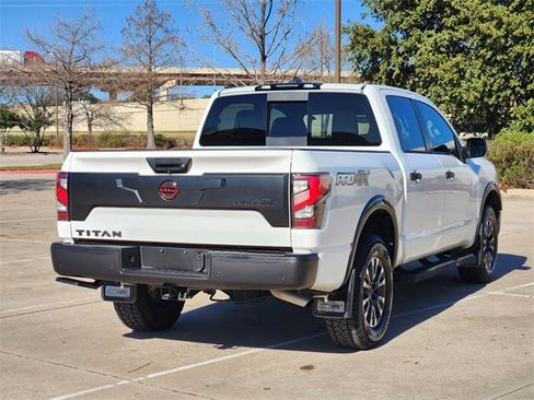 Used 2024 Nissan Titan PRO-4X w/ Pro-4x Convenience Package image 5