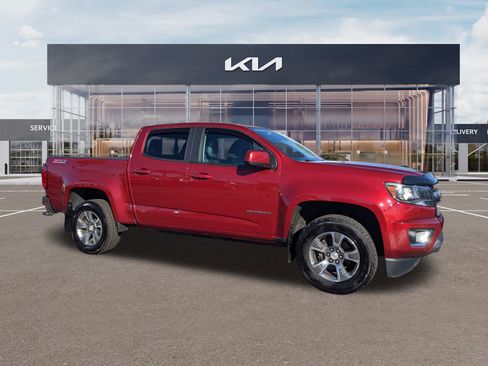 Used 2017 Chevrolet Colorado Z71 image 2
