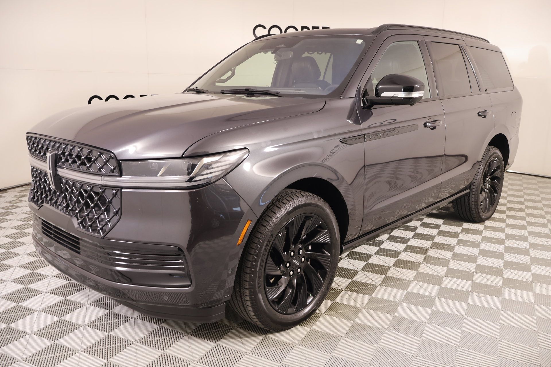 Certified 2025 Lincoln Navigator Reserve w/ Jet Appearance Package AWD/4WD image 12