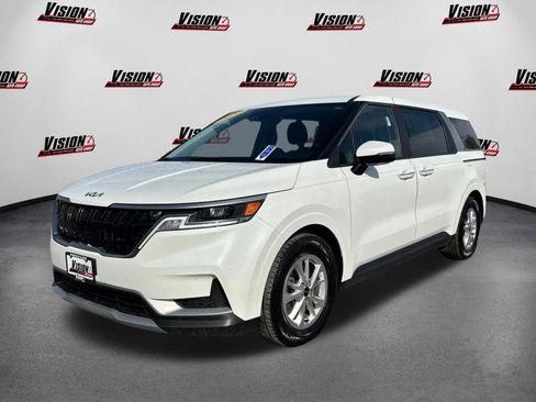 Used 2023 Kia Carnival LX image 1