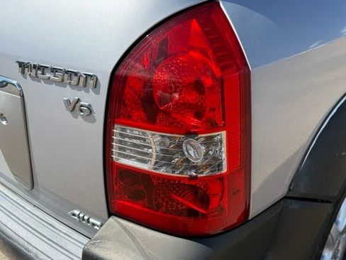 Used 2005 Hyundai Tucson GLS AWD/4WD image 13