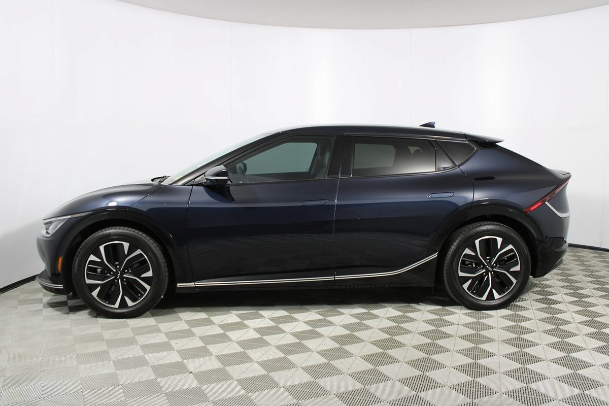 Used 2024 Kia EV6 Wind RWD image 27