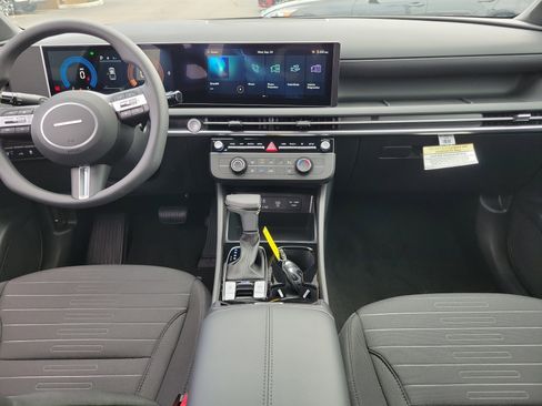 New 2025 Hyundai Santa Cruz SE image 9