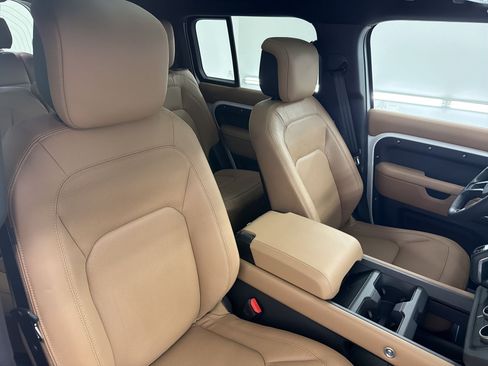 New 2026 Land Rover Defender 130 X-Dynamic SE AWD/4WD image 28