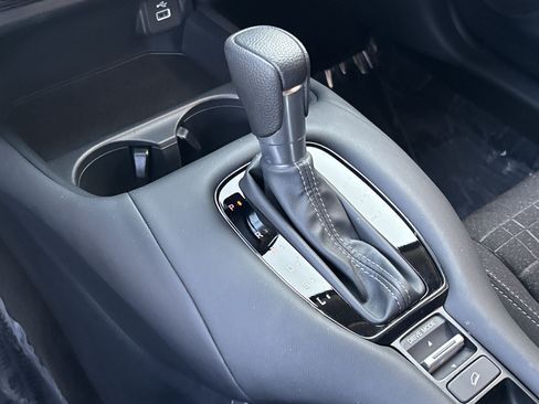 Used 2024 Honda HR-V LX image 19