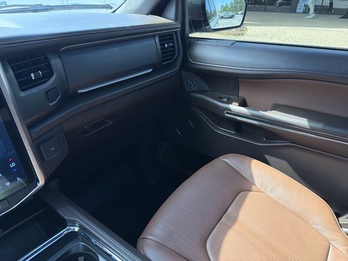 Used 2024 Ford Expedition Max King Ranch RWD image 27