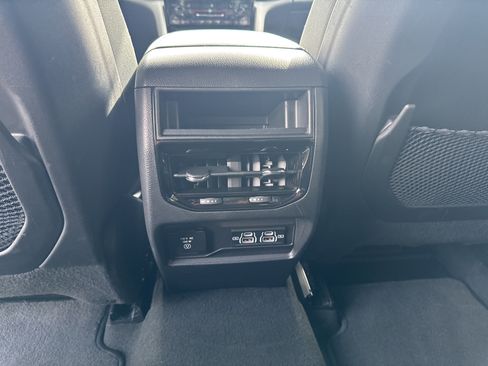 Certified 2023 Jeep Grand Cherokee Altitude image 13