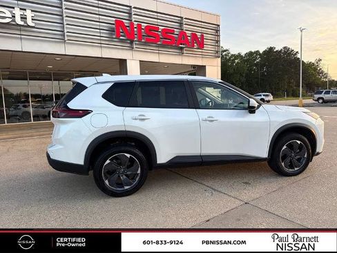 Certified 2024 Nissan Rogue SV image 10