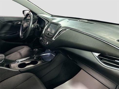 Used 2018 Chevrolet Malibu LT image 26