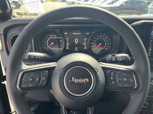 New 2025 Jeep Wrangler Rubicon AWD/4WD image 31