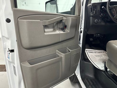 Used 2022 Chevrolet Express 3500 Work Van w/ Power Convenience Package image 8